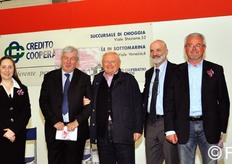 Al termine dei lavori, una foto di gruppo dei partecipanti al convegno.