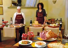 Chef Rita Soverini e aiuto chef Gabriella Baglieri.