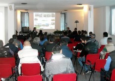 La giornata ha visto la partecipazione di una folta delegazione di tecnici, produttori e vivaisti alla presentazione di tutta la gamma dei prodotti Jiffy per fuori suolo.