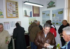 Presso l'Azienda Sperimentale di Mirto (CS), al termine delle visite guidate, e' stato distribuito materiale illustrativo sulle attivita' svolte dall'azienda Sperimentale.