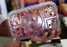 "Al momento, la gamma ILIP si concentra sugli imballaggi per uva: "Speriamo comunque di allargare presto le vendite anche per il confezionamento di altri prodotti", dice Mauro."