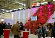 Lo stand di Ferrara Food, azienda specializzata nella lavorazione del pomodoro per la produzione di polpa cubettata, concentrati, passate, pizza sauce per i canali Industria e Ho.re.ca. e nella produzione di concentrati e puree di frutta.