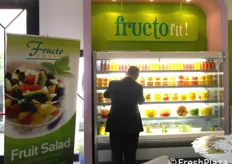 L'azienda FructoFresh, situata al confine della Polonia con la Germania, a circa 150 km da Berlino, e' specializzata nella fornitura di insalate di frutta fresca.