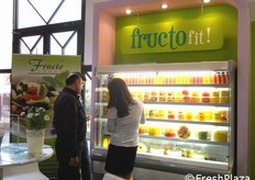 La linea Fructofresh e' preparata esclusivamente con frutta fresca tagliata manualmente nel pieno rispetto dei sistemi di qualita' e igiene.