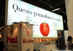"Questo pomodoro e' verde, scopri perche' al Cibus": un messaggio di forte impatto quello della nuova campagna scelta da Pomi' per invitare partner e consumatori al suo stand in fiera."