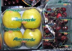 "Frutta nelle Scuole", partita nel mese di novembre scorso, prevede 33 distribuzioni per ogni alunno, che potra' usufruire complessivamente di almeno 6,4 kg di frutta e 0,3 kg di verdura nel corso dell'anno scolastico. Frutta e verdura fresca di stagione, al 100% prodotta in Italia, viene servita nell'orario della merenda di meta' mattinata, in forma intera o tagliata e pronta al consumo, in confezioni monodose."