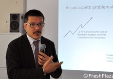 In conclusione dei lavori, Massimo Brusaporci direttore di Alimos ha illustrato la necessita' di supportare la distribuzione di frutta nelle scuole con tutta una serie di iniziative di comunicazione e di coinvolgimento degli alunni, proprio perche' creare una nuova abitudine alimentare e' un processo lungo e impegnativo.