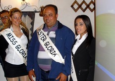 "L'elezione di uno dei "Mister Gloria" della serata, che ha inteso premiare le aziende che sono state tra le prime a coltivare le due varieta' di melanzana violetta Southern Seed nel loro territorio."