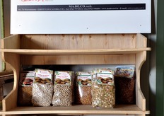 MA.DE.CO. e' specializzata, oltre che nella produzione e commercializzazione di patate e cipolle, anche nei legumi.