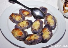 Rondelle di patata blu.