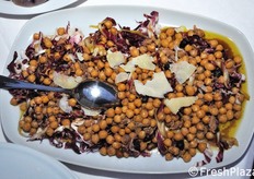 Ceci croccanti al radicchio.