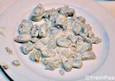 Gnocchi di patata blu alla boscaiola.