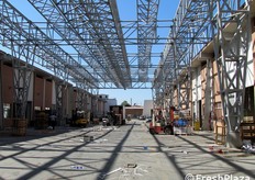 In tarda mattinata alcuni grossisti terminano le loro attivita'.