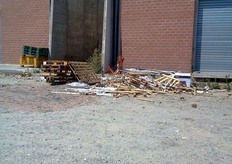 La scarsa pulizia dell'area mercatale.