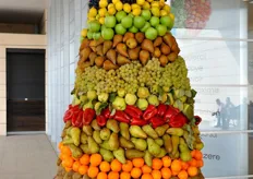 Anche quest'anno, i visitatori sono stati accolti da composizioni a base di frutta e verdura.