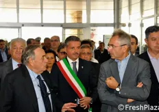 Domenico Scarpellini, presidente di Cesena Fiera (a sinistra) accompagna le autorita' presenti al giro inaugurale della fiera.