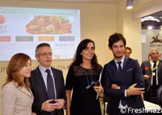 Da sinistra: Simona Rubbi (resp. osservatorio legislativo CSO), Ministro Catania, Alessandra Ravaioli (resp. Marketing e Comunicazione CSO) e Federico Milanese (resp. internazionalizzazione di CSO).
