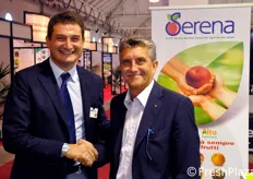 Gennaro Galdiero (amministratore delegato della AOP Serena), insieme a Claudio Gamberini (responsabile nazionale acquisti ortofrutta per CONAD).