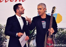 La serata e' stata allietata dagli interludi comici del cabarettista Danilo Vizzini (a destra).