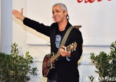 Un momento della performance comica.