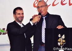 "Angelo Crucitti ha dichiarato: "Con questo prodotto abbiamo voluto rilanciare il pomodoro a grappolo in Sicilia; pertanto siamo molto soddisfatti per il riconoscimento ottenuto oggi. Inoltre, Seminis-Monsanto dispone di un centro di sperimentazione varietale "Living Proof" proprio in Sicilia"."