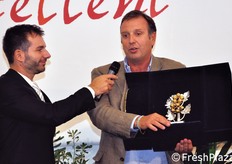 "Mauro Betti ha dichiarato: "Le ditte sementiere sono tutte molto impegnate nel segmento dei pomodori ciliegino, in quanto si tratta di una varieta' apprezzata non solo in Italia, ma in tutto il mondo"."