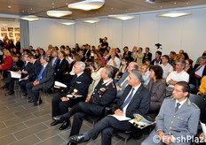 Presenti in sala, oltre alle autorita' e alla stampa, anche alcune delle famiglie vincitrici del concorso fotografico.