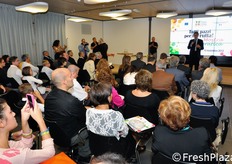 La sala della conferenza.