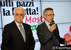 Il Ministro ha poi invitato sul palco il prof. Giorgio Calabrese, medico nutrizionista e noto volto televisivo.