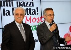 Il Ministro ha poi invitato sul palco il prof. Giorgio Calabrese, medico nutrizionista e noto volto televisivo.