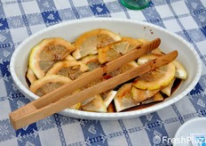 Il Limone Sfusato Amalfitano si puo' gustare anche affettato sottilmente con tutta la buccia e cosparso di aceto balsamico e un pizzico di sale.