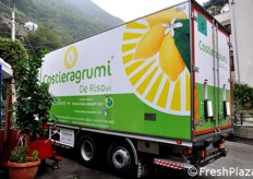 Uno dei camion adibiti al trasporto del prodotto confezionato verso le piattaforme della GDO-Grande distribuzione organizzata in Italia.