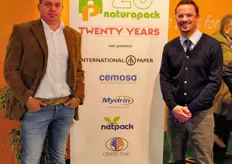 Daniel D'amico di Naturapack e Matteo Camillini (Area Manager di Nespak) presso lo stand congiunto dei marchi indicati, in occasione dei 20 anni di Naturapack.