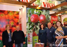 Foto di gruppo presso lo stand Salvi. Da sinistra a destra: Silvia Salvi, Carlo Guerra, Claudia Rizzati, Michele Giori e Patrizia Gallani.