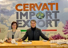 Federica Girotto e Piergiorgio Fava in rappresentanza dell'azienda Cervati, specializzata in aglio.