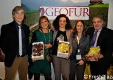 Foto di gruppo presso lo stand dell'azienda Geofur, specialista in radicchio. Da sinistra: Dario Azzolini (Geofur), Lorena D'Annunzio (Unaproa), Cristiana Furiani (titolare Geofur), Rossella Gigli (FreshPlaza) e Melven Bosca (Unaproa).