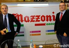 Sergio Trevisan, in compagnia del figlio che e' il responsabile per il settore della frutta surgelata del Gruppo Mazzoni.