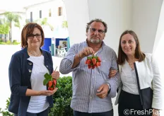 Carmela Suriano (direttore generale Planitalia), il produttore di fragole di Policoro Giuseppe Melidoro e Rossella Gigli, caporedattore di FreshPlaza.