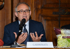 Verzura e cultura hanno molto di piu' in comune tra loro di quanto si possa pensare. I mercatini delle erbe e dei fiori hanno dato il nome a ben piu' di una piazza italiana e i luoghi del commercio degli ortolani sono sempre stati ubicati fianco a fianco con i palazzi e le basiliche, le fontane e i monumenti delle nostre citta'.