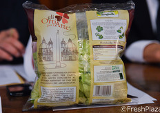 "La prima opera di restauro interessera' gli affreschi e la pavimentazione della Sacrestia e della Cupola della Chiesa di Santa Maria in Montesanto, la cosiddetta "Chiesa degli Artisti" in Piazza del Popolo, a Roma. Il retro della busta fornisce al consumatore tutte le informazioni sull'iniziativa "Gli Orti per l'Arte"."