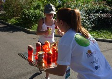 Fragole, pesche, mele, creme di kiwi hanno rinfrescato il Foro Italico durante le gare di nuoto.