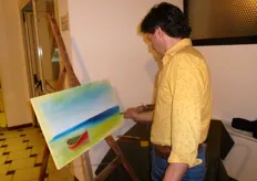 Nel corso della serata il Pittore Gabriele Salve (in foto) di Policoro (Matera) ha dipinto un quadro ispirandosi al tema dei colori e dell'armonia delle forme.