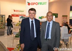 Ancora il direttore generale Renzo Piraccini insieme al presidente di Apofruit, Mirco Zanotti.