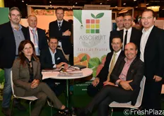 Una folta rappresentanza presso lo stand Assofruit Italia, partecipante a Fruit Attraction nell'ambito della compagine Italia Ortofrutta.