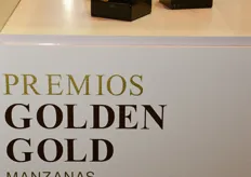 "I "pomi d'oro" con i quali Val Venosta premiera' i suoi partner commerciali in Spagna."