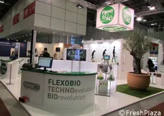 Nello stand di Flexopack anche shopper biodegradabili e compostabili.