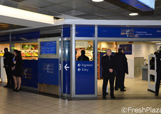 Circa 600 metri quadrati di prodotti italiani, legati a tanti territori e alle eccellenze di cui ogni regione d'Italia e' ricca. E' il nuovo store Sapori&Dintorni Conad inaugurato lo scorso venerdi' 24 gennaio 2014 al piano interrato (Forum) della stazione Termini a Roma.