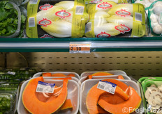 Indivia belga e zucca a fette.