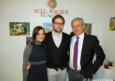Maria Diletta Ferenderes, Federico ed Enzo Manni presso lo stand della Coop Acli Racale, nell'area collettiva organizzata da UnionCamere Puglia.