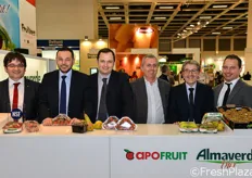 Foto di gruppo presso lo stand Apofruit-Almaverde Bio. Da sinistra a destra: Romeo Fabbri, Gianluca Casadio, Ilenio Bastoni, Andrea Grassi, Renzo Antimi e Mario Tamanti.